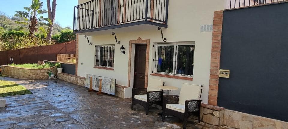 2 bedroom Villa for sale in Marbella with pool - € 440,000 (Ref: 9507739)