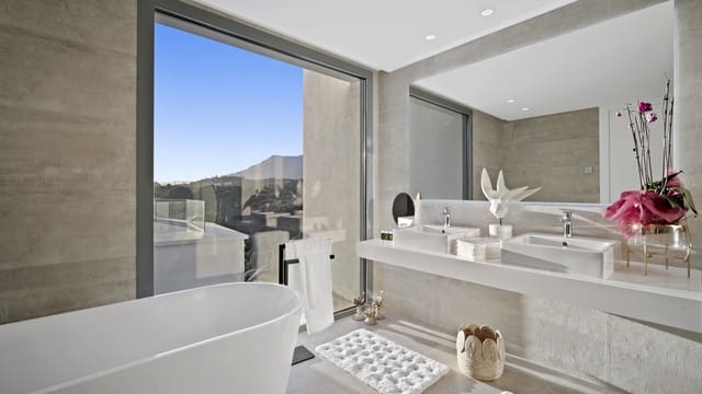 4 soverom Villa til salgs i Marbella med svømmebasseng garasje - € 3 150 000 (Ref: 9507744)