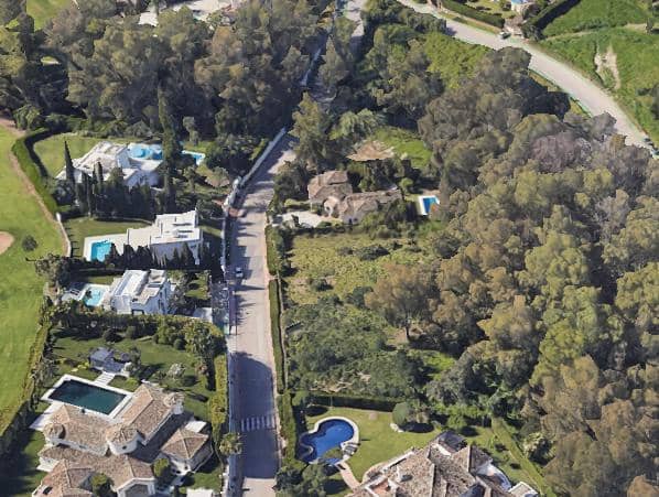 Building Plot for sale in Nueva Andalucia - € 1,790,000 (Ref: 9507745)