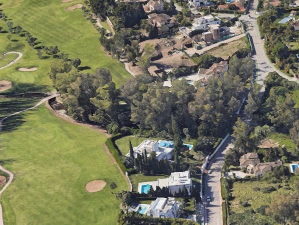 Building Plot for sale in Nueva Andalucia - € 1,790,000 (Ref: 9507745)