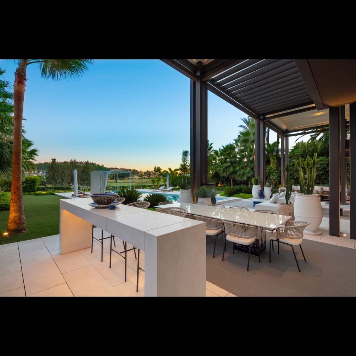 6 sypialnia Willa na sprzedaż w Marbella z basenem garażem - 13 500 000 € (Ref: 9507749)