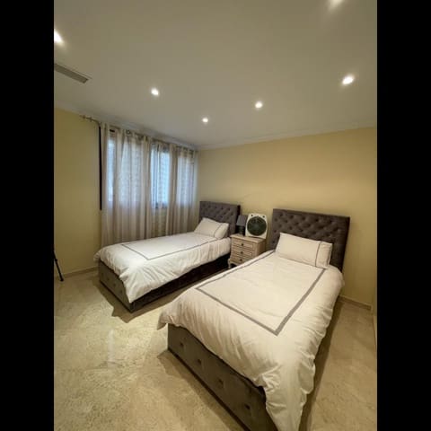 3 chambre Appartement à vendre à Costalita, Estepona avec piscine garage - 1 495 000 € (Ref: 9507772)