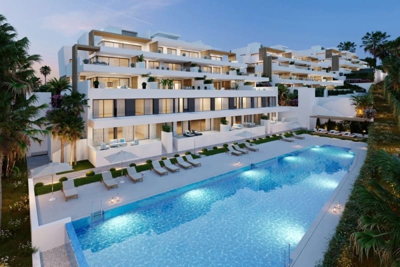 Apartamento de 3 habitaciones en Estepona en venta con piscina garaje - 480.000 € (Ref: 9507792)