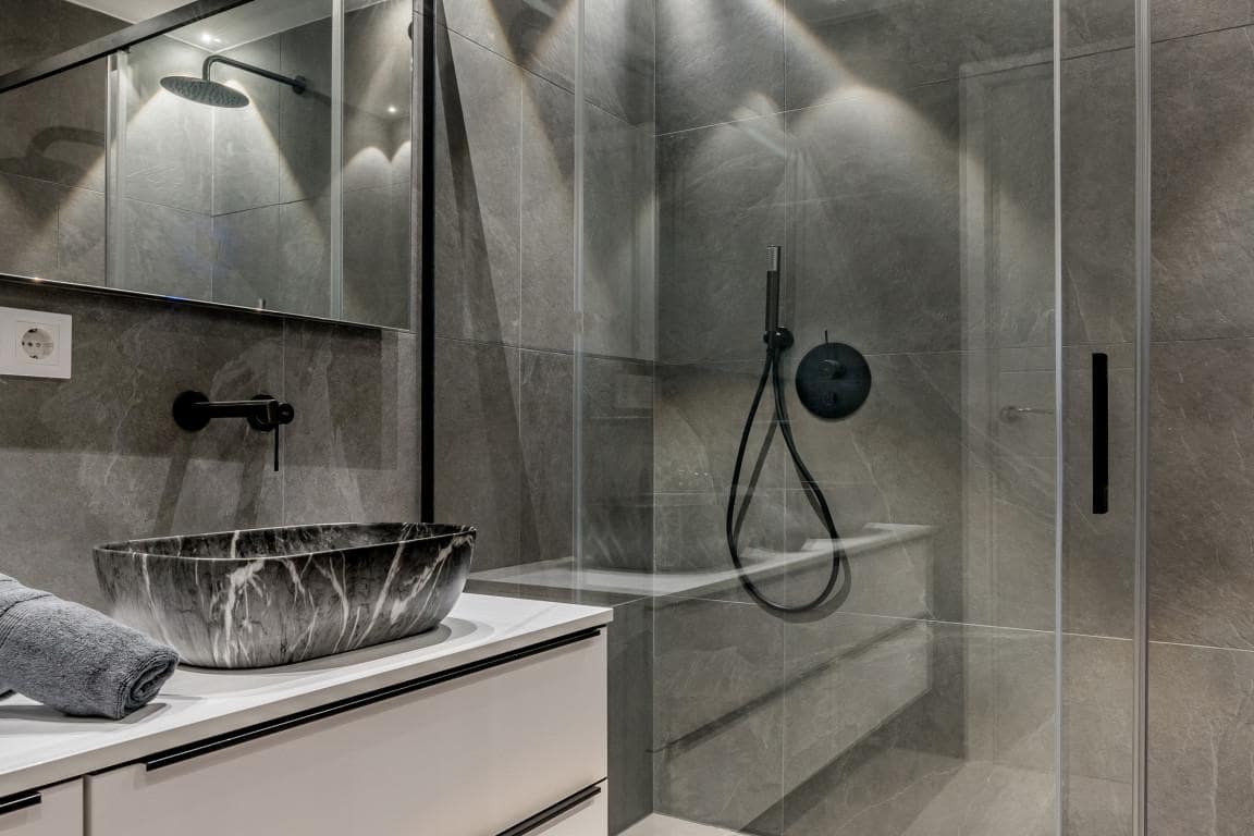 3 sypialnia Apartament na sprzedaż w Marbella z basenem garażem - 600 000 € (Ref: 9507793)