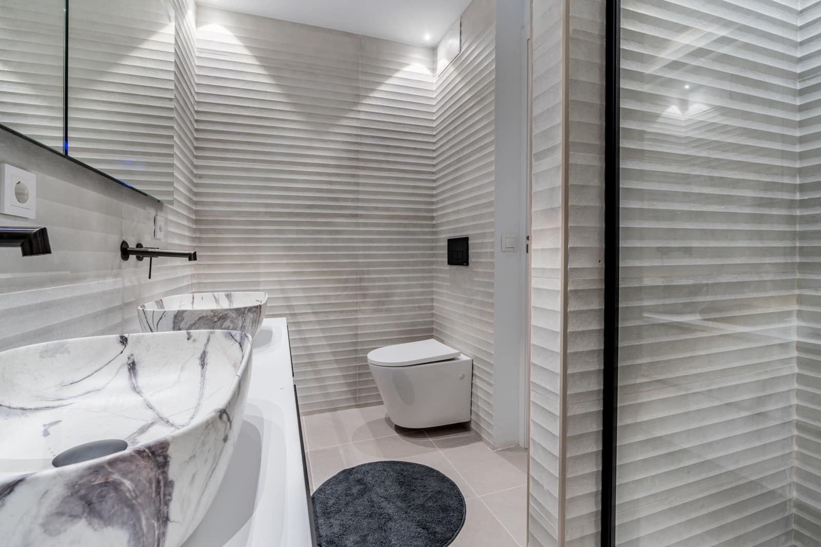 3 sypialnia Apartament na sprzedaż w Marbella z basenem garażem - 600 000 € (Ref: 9507793)