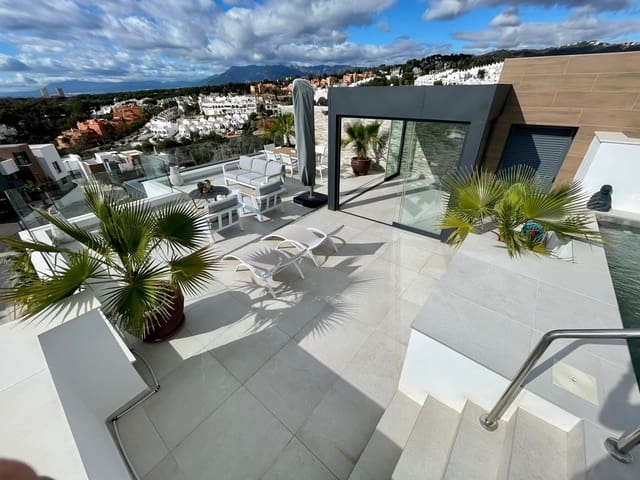 3 quarto Penthouse para venda em Marbella com piscina garagem - 995 000 € (Ref: 9507805)