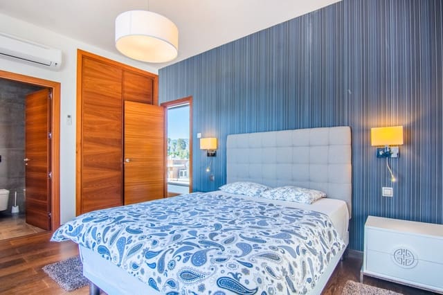 6 slaapkamer Villa te koop in Marbella met zwembad garage - € 1.860.000 (Ref: 9507811)