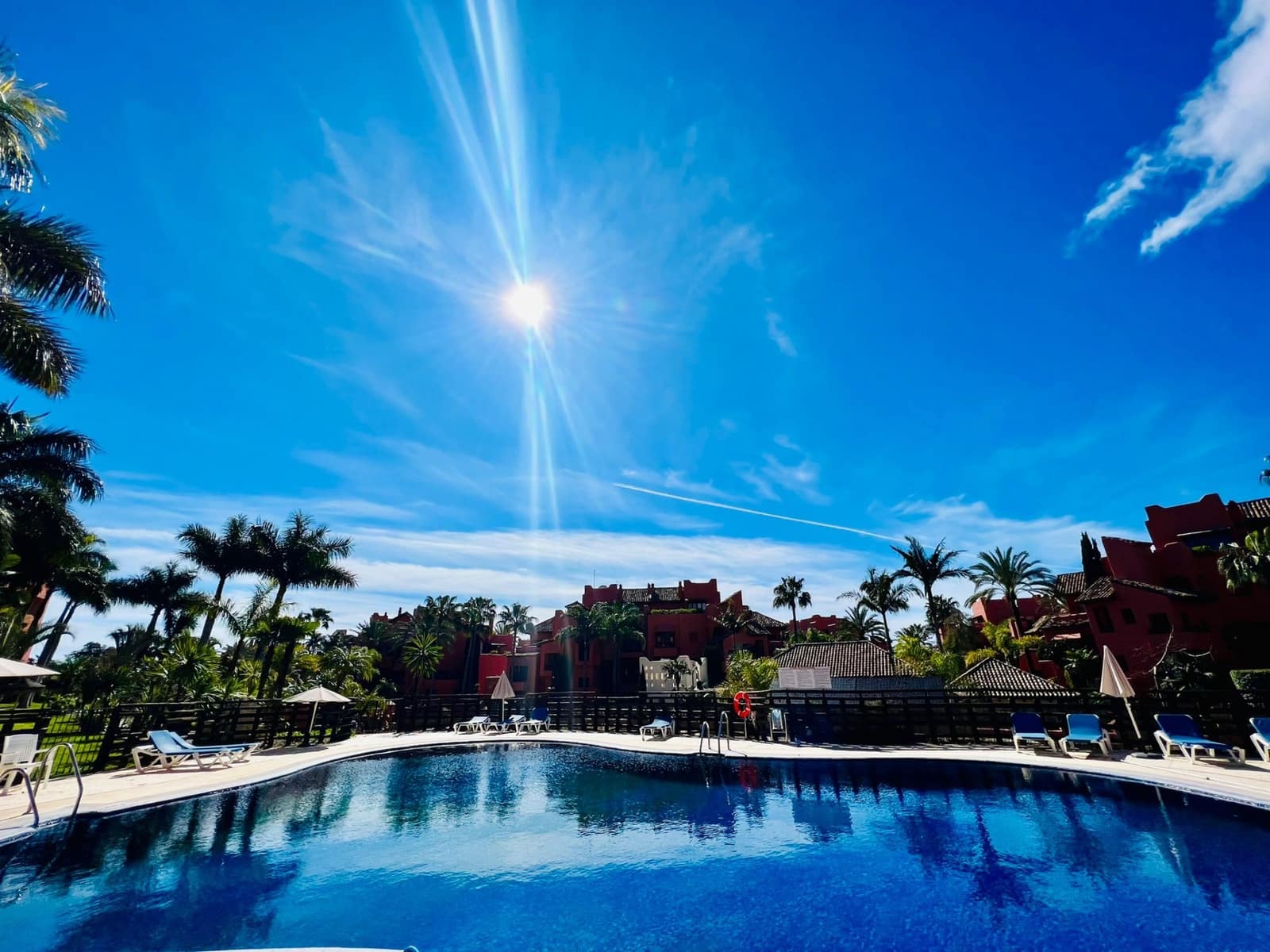 3 sypialnia Apartament na sprzedaż w Marbella z basenem garażem - 535 000 € (Ref: 9507821)