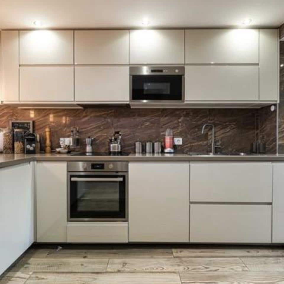 3 makuuhuone Huvila myytävänä paikassa Marbella mukana uima-altaan 
autotalli - 600 000 € (Ref: 9507825)