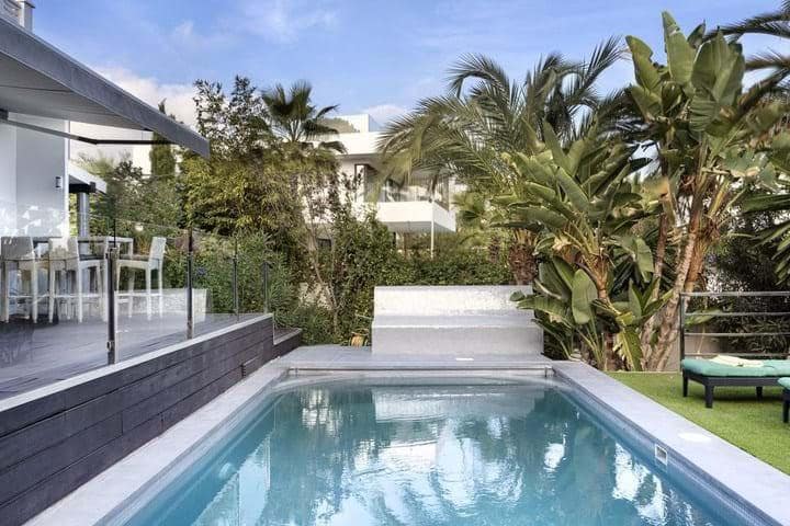 Chalet de 4 habitaciones en Marbella en venta con piscina garaje - 1.700.000 € (Ref: 9507836)