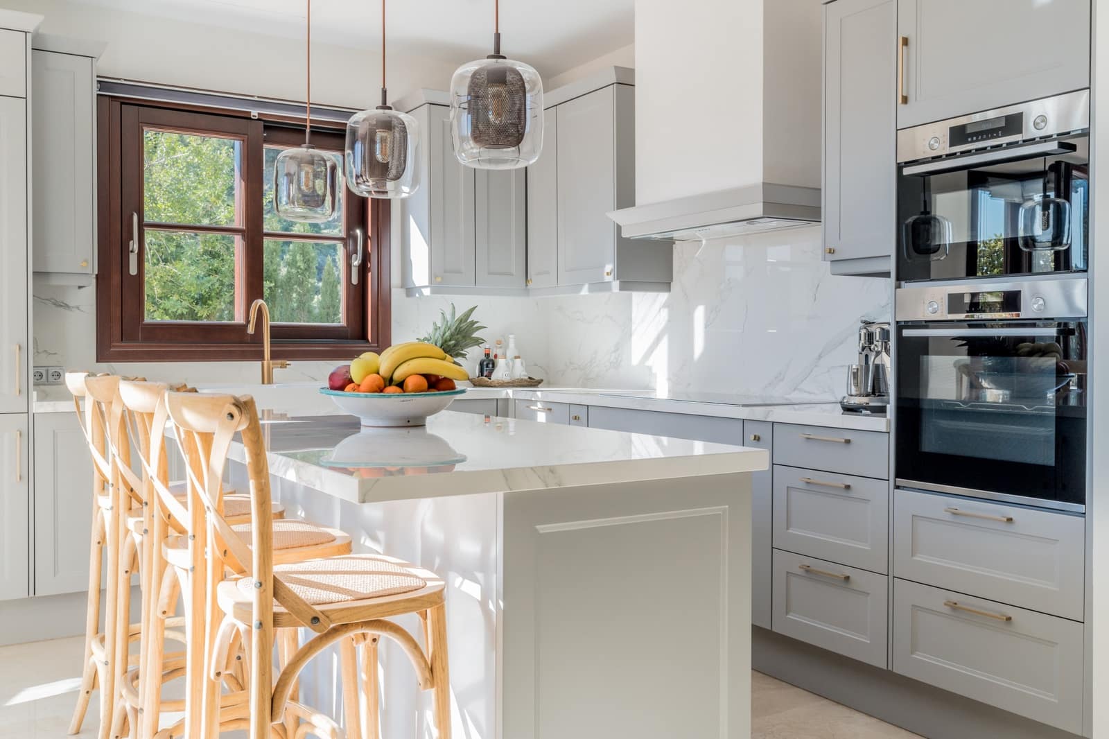 7 sypialnia Willa na sprzedaż w Marbella z basenem garażem - 3 875 000 € (Ref: 9507856)