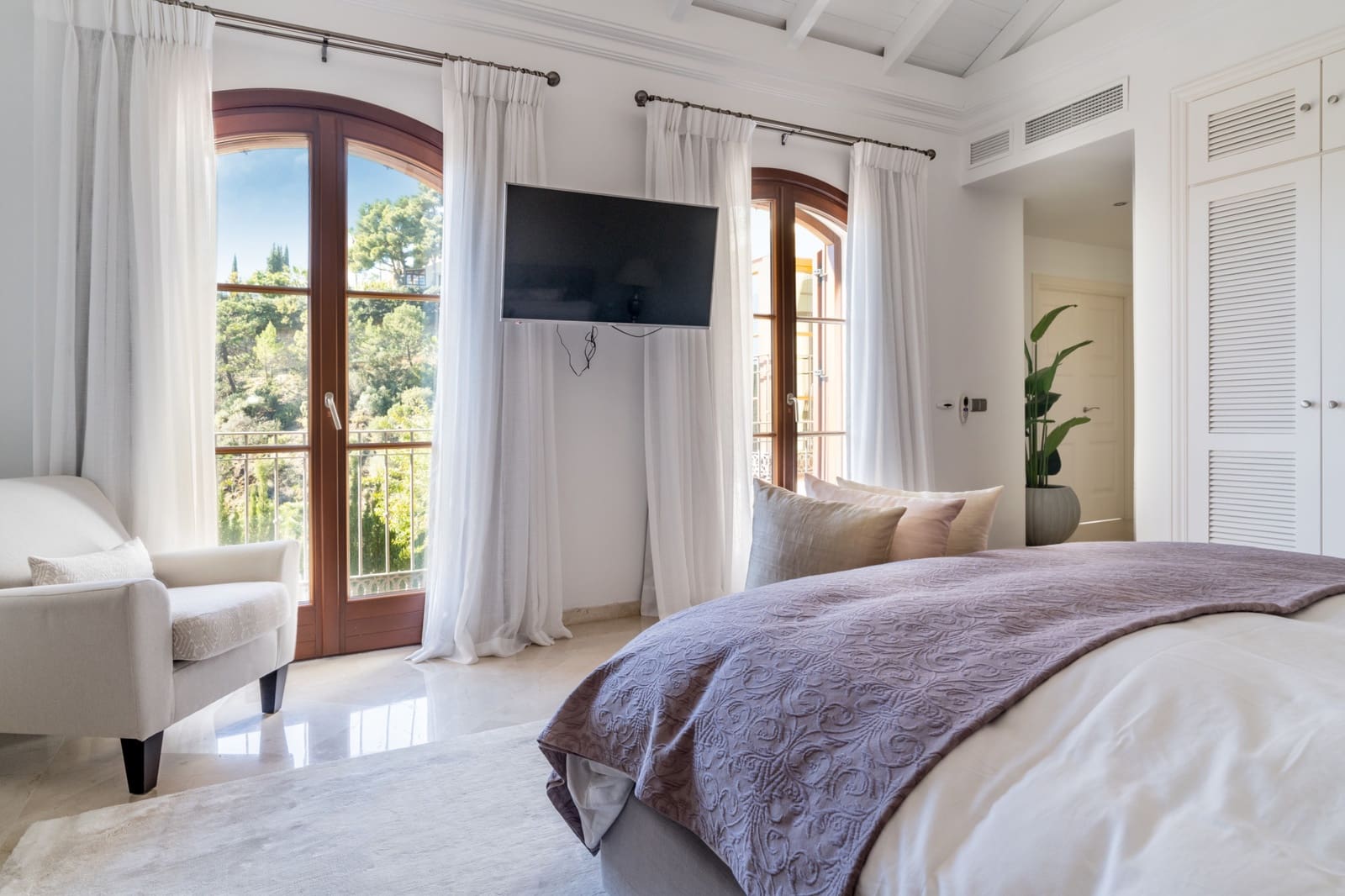 7 sypialnia Willa na sprzedaż w Marbella z basenem garażem - 3 875 000 € (Ref: 9507856)