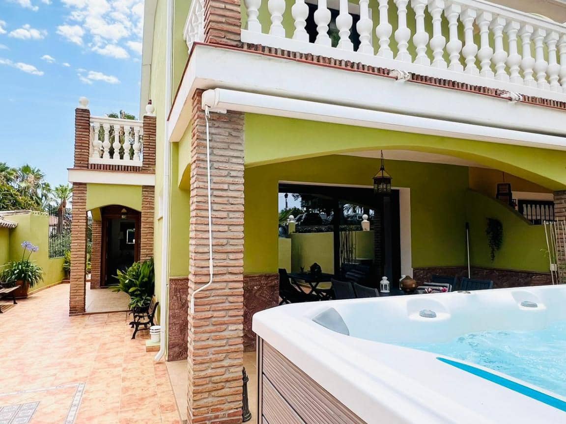 4 camera da letto Villa in vendita in Nueva Andalucia con piscina garage - 720.000 € (Rif: 9507874)