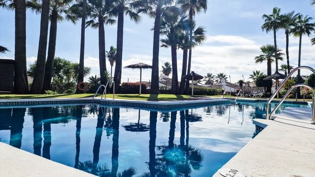 Chalet de 3 habitaciones en Manilva en venta con piscina garaje - 510.000 € (Ref: 9507875)