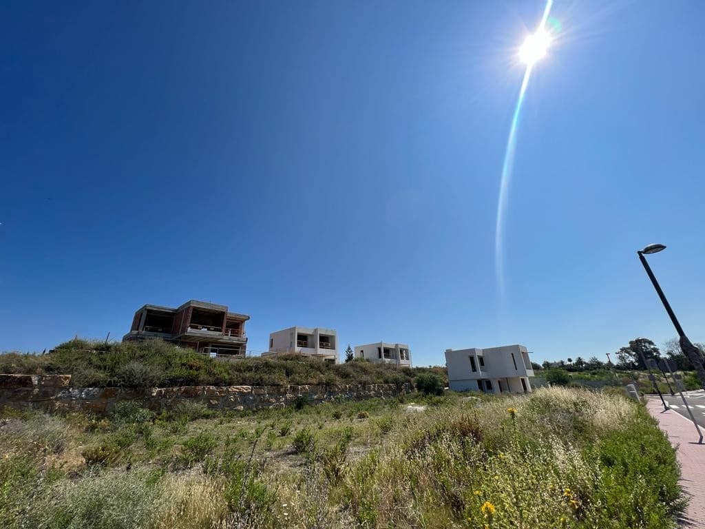 Chalet de 3 habitaciones en Estepona en venta con piscina garaje - 750.000 € (Ref: 9507876)