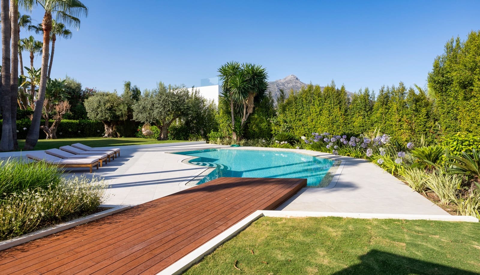 Chalet de 6 habitaciones en Marbella en venta con piscina garaje - 4.895.000 € (Ref: 9507880)