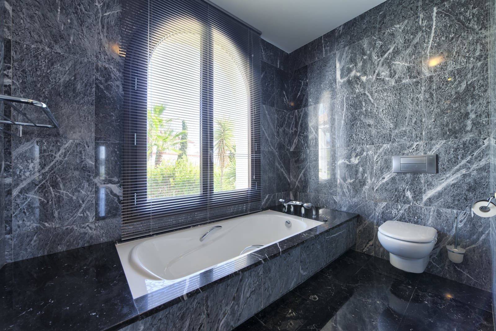 6 sypialnia Willa na sprzedaż w Los Flamingos z basenem garażem - 3 195 000 € (Ref: 9507892)