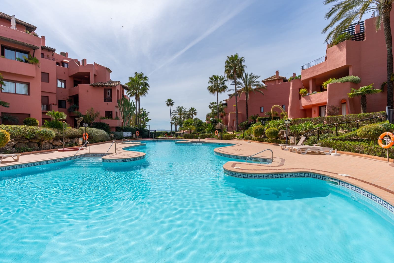 2 bedroom Apartment for sale in Estepona with pool garage - € 750,000 (Ref: 9507907)