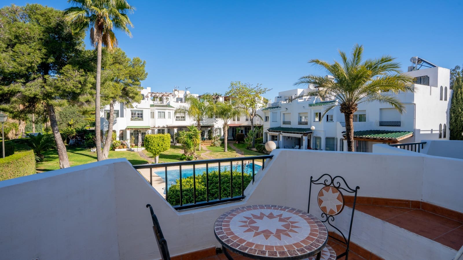 3 sypialnia Willa na sprzedaż w Marbella z basenem garażem - 520 000 € (Ref: 9507911)