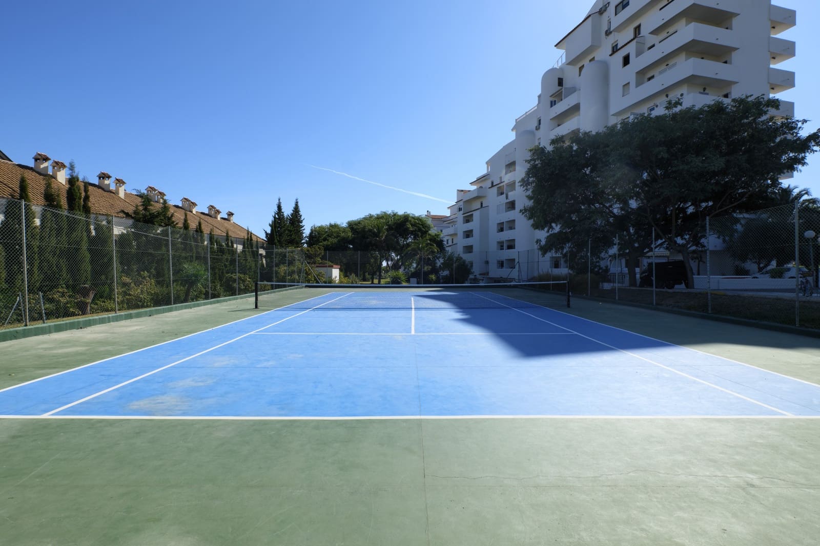 3 bedroom Apartment for sale in Estepona with pool garage - € 719,000 (Ref: 9507916)