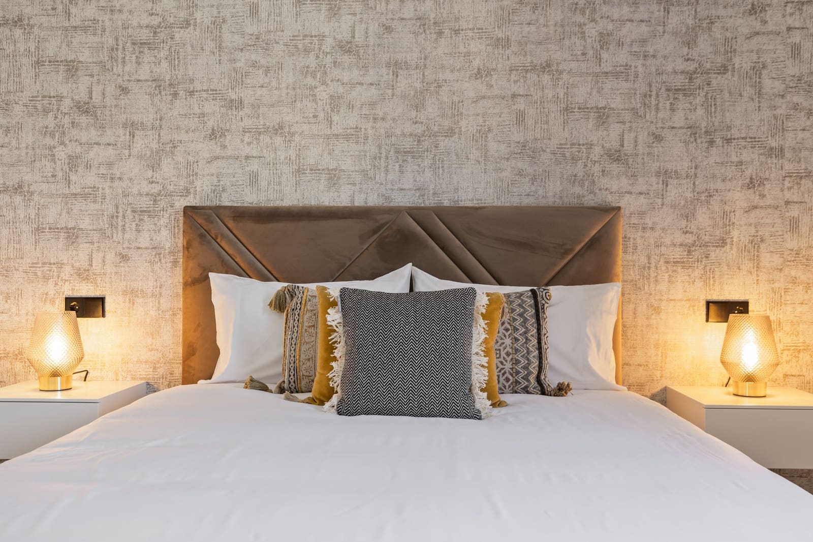 Apartamento de 3 habitaciones en Marbella en venta con piscina garaje - 2.295.000 € (Ref: 9507919)