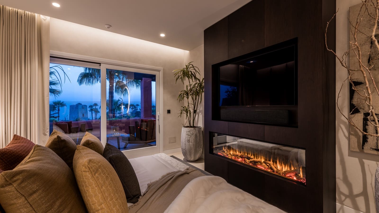 4 bedroom Apartment for sale in Estepona with pool garage - € 4,950,000 (Ref: 9507920)