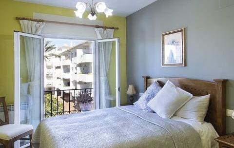 Apartamento de 3 habitaciones en Nueva Andalucia en venta con piscina garaje - 380.000 € (Ref: 9507923)