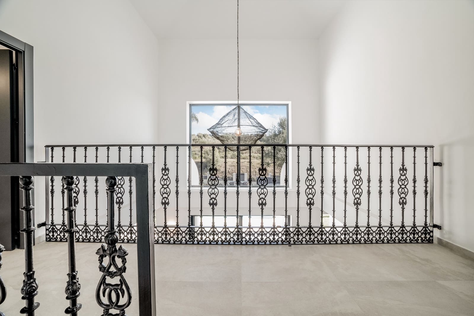 5 bedroom Villa for sale in Marbella with pool garage - € 2,250,000 (Ref: 9507924)