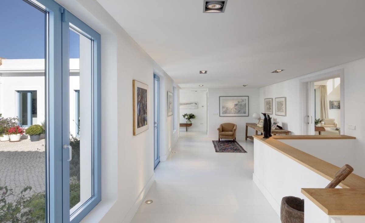 5 bedroom Villa for sale in Marbella with pool garage - € 4,900,000 (Ref: 9553257)