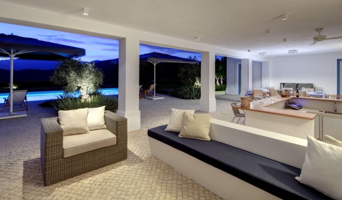 5 bedroom Villa for sale in Marbella with pool garage - € 4,900,000 (Ref: 9553257)