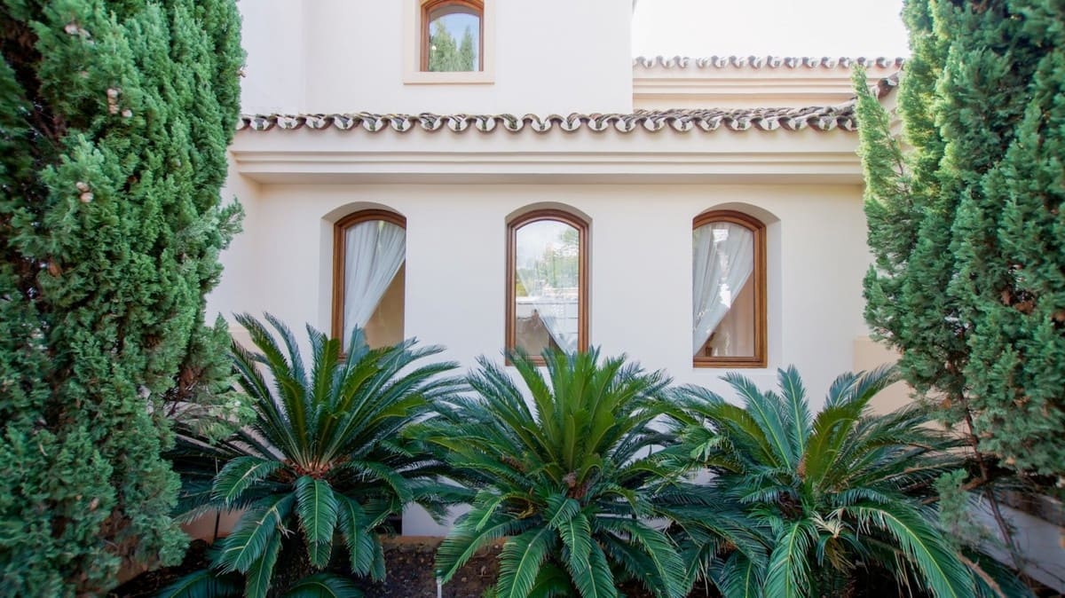 5 soveværelse Villa til salg i Los Flamingos med swimmingpool garage - € 1.990.050 (Ref: 9553259)