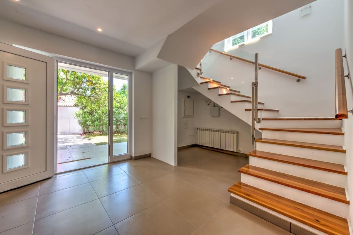 4 soveværelse Villa til salg i Marbella med swimmingpool - € 1.399.000 (Ref: 9553261)