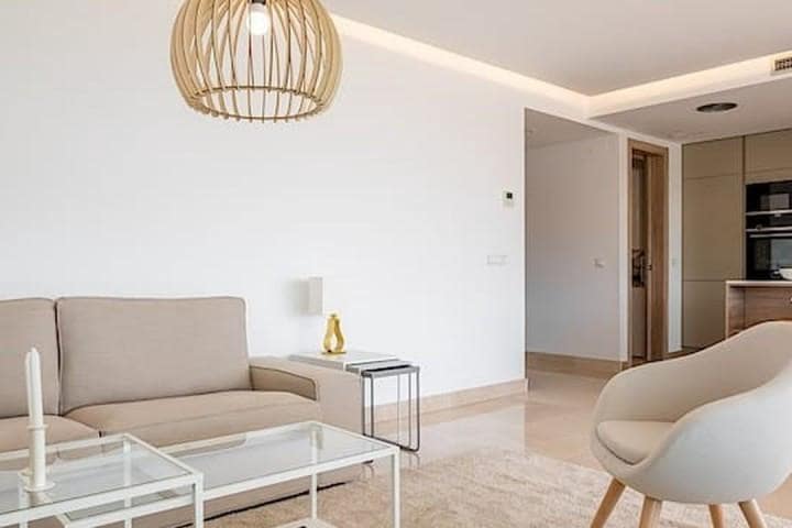 Apartamento de 3 habitaciones en Benahavís en venta con piscina garaje - 520.000 € (Ref: 9553263)