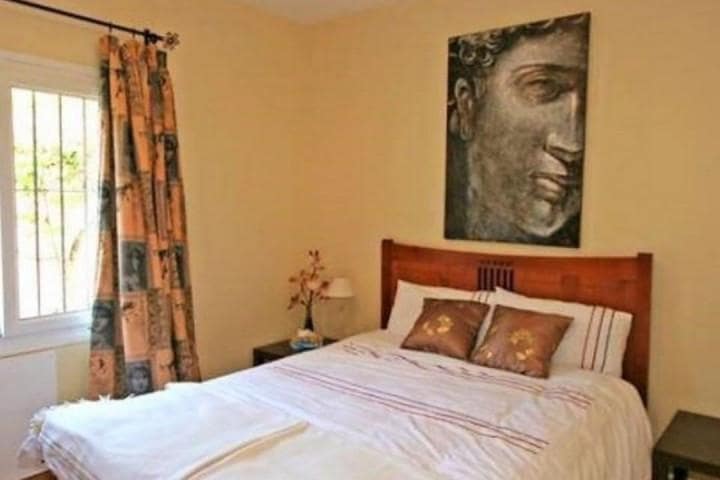 4 bedroom Villa for sale in Marbella with pool garage - € 495,000 (Ref: 9553271)