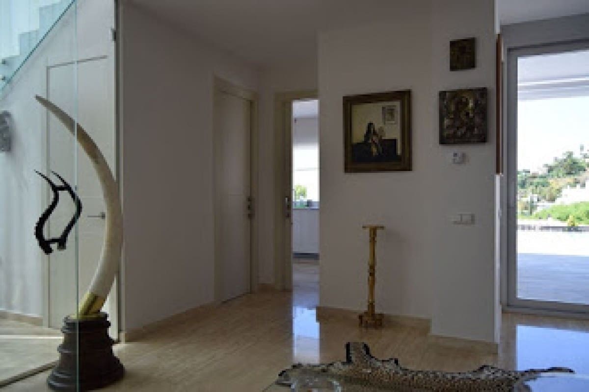 4 soveværelse Villa til salg i Marbella med swimmingpool - € 1.925.000 (Ref: 9553281)