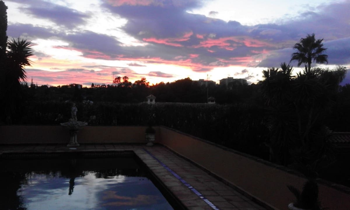 3 bedroom Villa for sale in Marbella with pool - € 775,000 (Ref: 9553289)