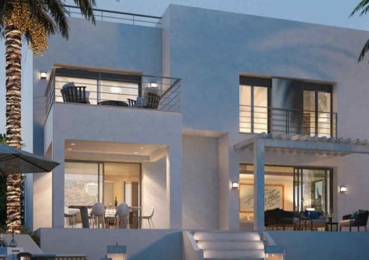 Chalet de 4 habitaciones en Estepona en venta con piscina garaje - 710.000 € (Ref: 9553297)