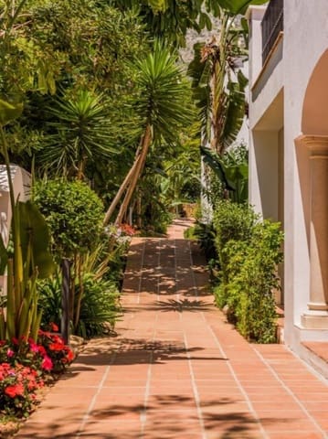 Apartamento de 2 habitaciones en Marbella en venta con piscina garaje - 380.000 € (Ref: 9553299)