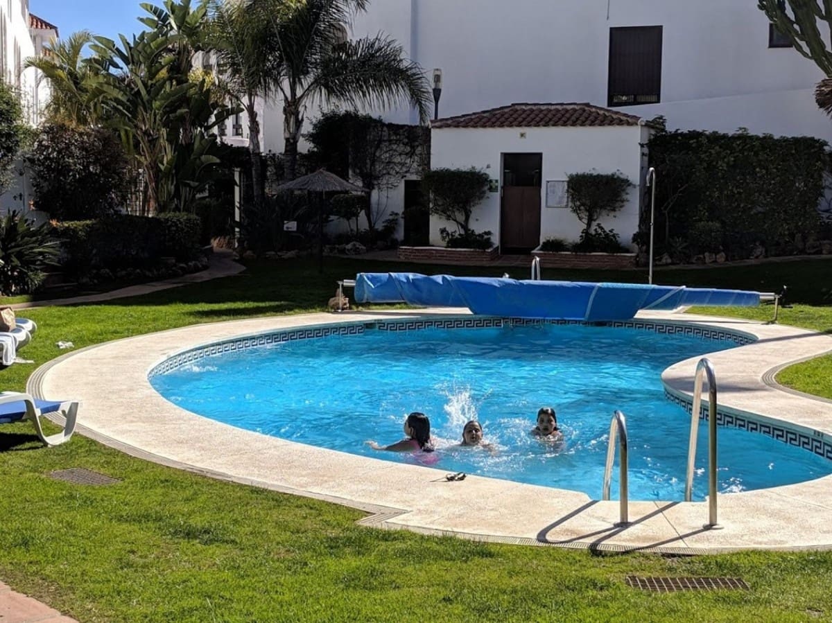 2 soveværelse Lejlighed til salg i Marbella med swimmingpool garage - € 319.000 (Ref: 9553304)