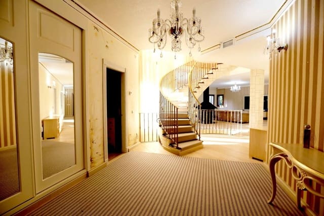 5 camera da letto Villa in vendita in Marbella con piscina garage - 1.950.000 € (Rif: 9553305)