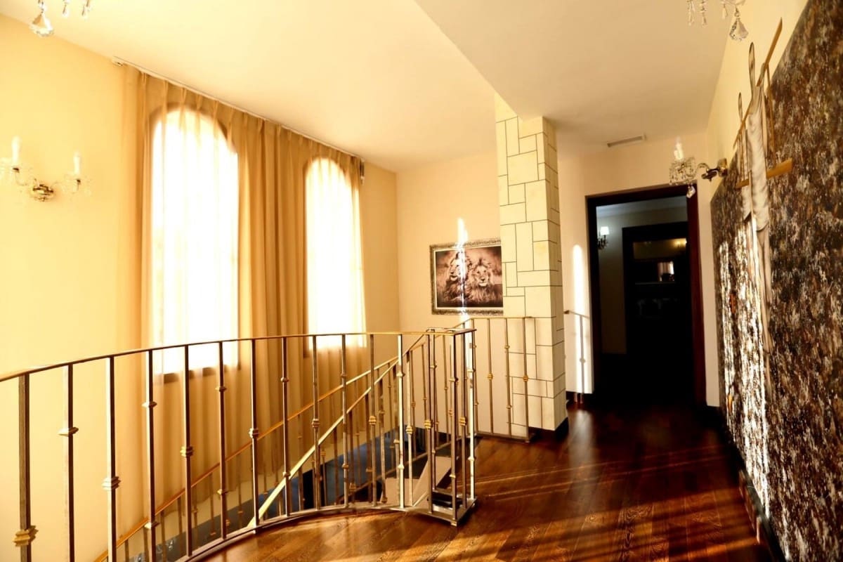 5 camera da letto Villa in vendita in Marbella con piscina garage - 1.950.000 € (Rif: 9553305)