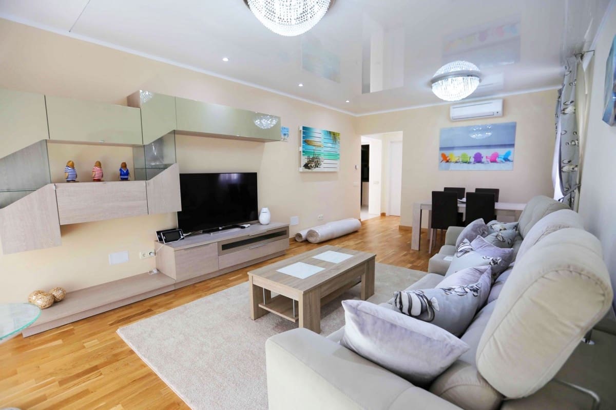 4 soveværelse Villa til salg i Marbella med swimmingpool - € 1.200.000 (Ref: 9553307)