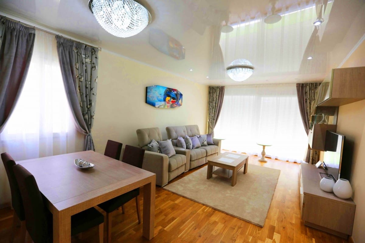 4 soveværelse Villa til salg i Marbella med swimmingpool - € 1.200.000 (Ref: 9553307)