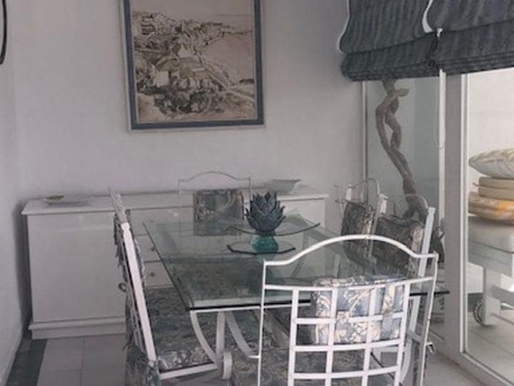 Ático de 2 habitaciones en Marbella en venta con piscina - 650.000 € (Ref: 9553310)