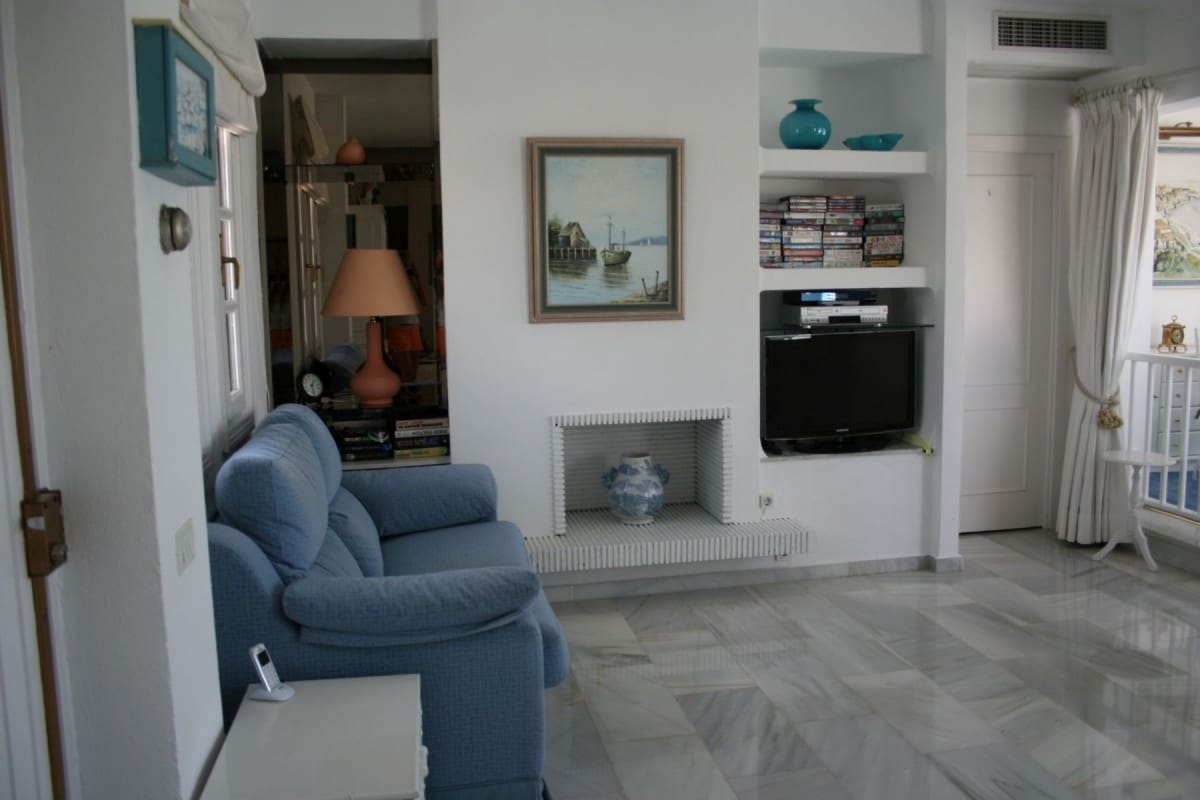 Ático de 2 habitaciones en Marbella en venta con piscina - 650.000 € (Ref: 9553310)