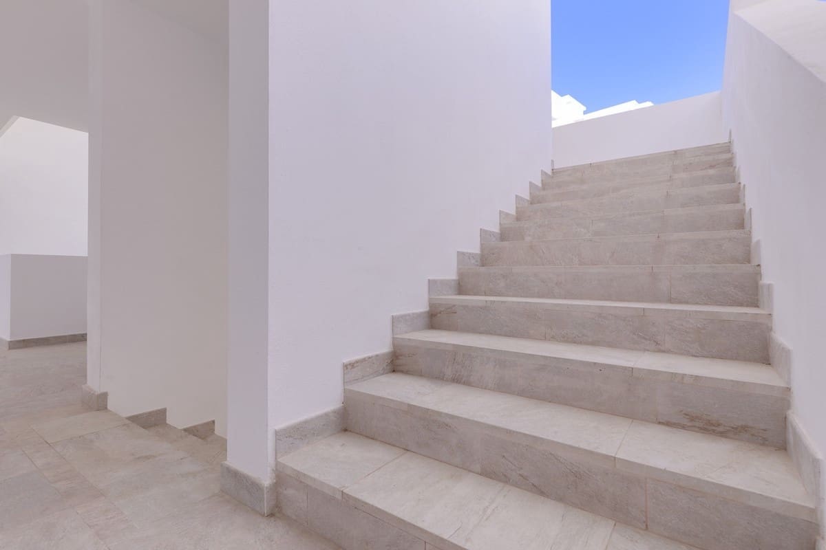 2 sypialnia Apartament na sprzedaż w Benahavis z basenem garażem - 445 000 € (Ref: 9553311)