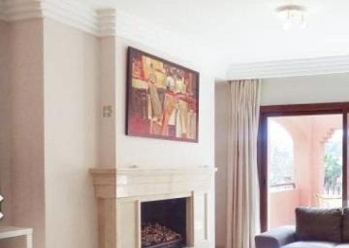 Ático de 2 habitaciones en Puerto Banus en venta con piscina garaje - 549.500 € (Ref: 9553313)