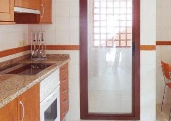 Ático de 2 habitaciones en Puerto Banus en venta con piscina garaje - 549.500 € (Ref: 9553313)