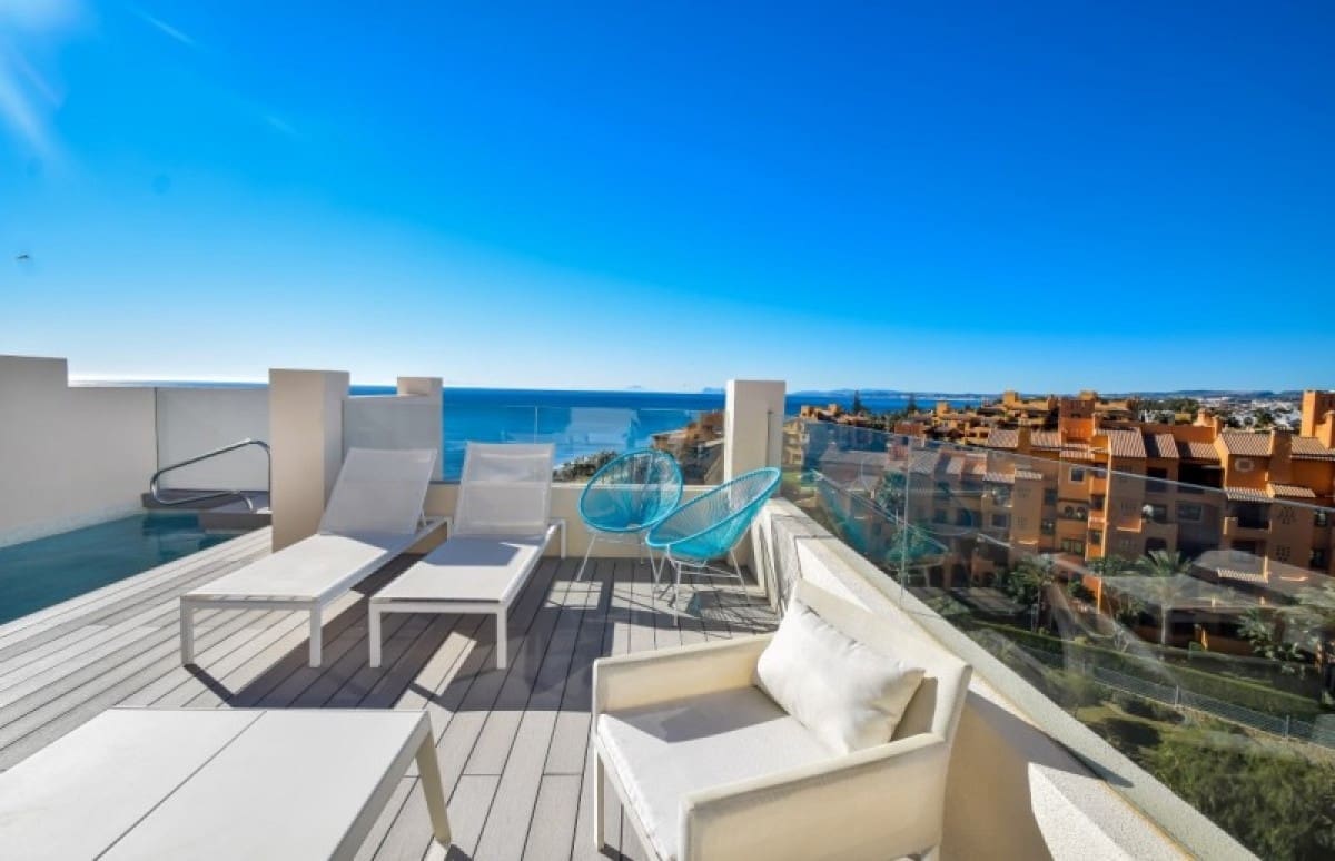3 soveværelse Penthouse til salg i Estepona med swimmingpool - € 610.000 (Ref: 9553321)