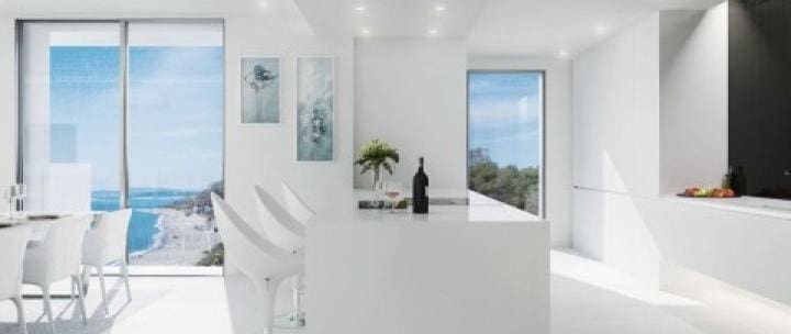 Apartamento de 3 habitaciones en Estepona en venta con piscina - 2.675.000 € (Ref: 9553326)